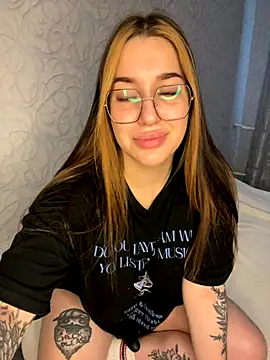 VikiDemi online show from 09/26/25, 06:53
