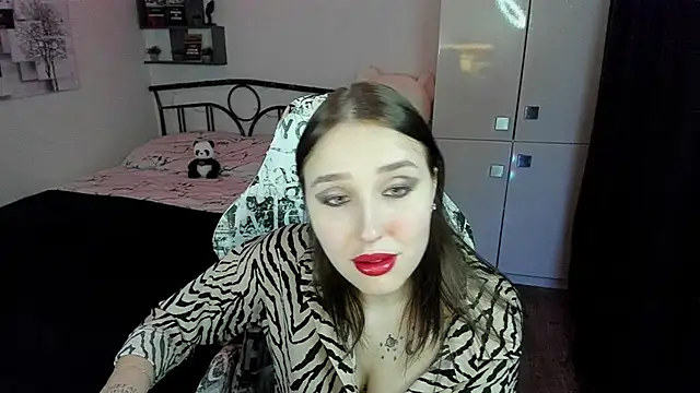 LinaTruly online show from 11/21/25, 10:20