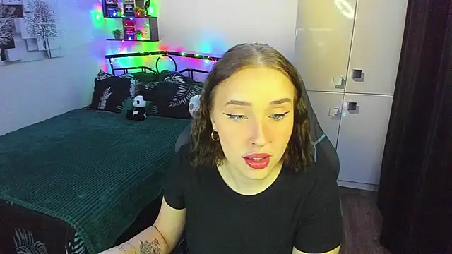 LinaTruly online show from 02/20/26, 10:22