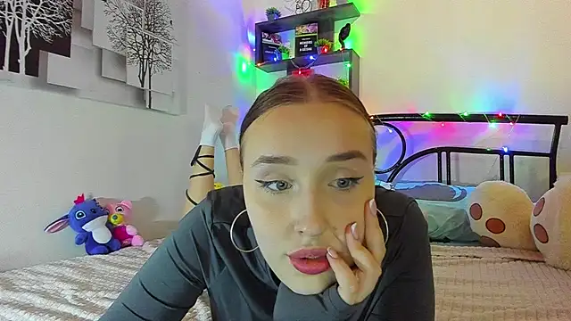 LinaTruly online show from 03/13/26, 09:53