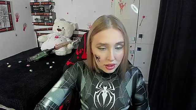 LinaTruly online show from 10/29/25, 09:36