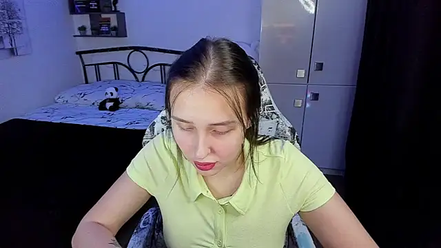 LinaTruly online show from 11/13/25, 10:02