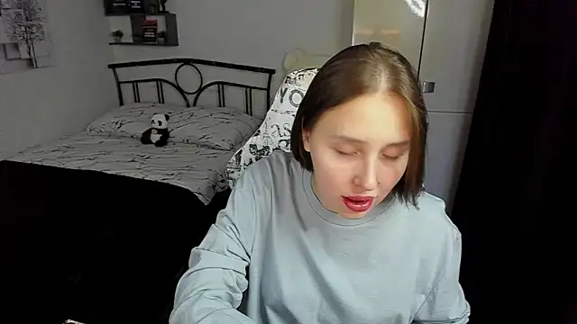 LinaTruly online show from 11/26/25, 09:59