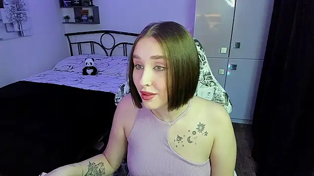 LinaTruly online show from 11/24/25, 08:53