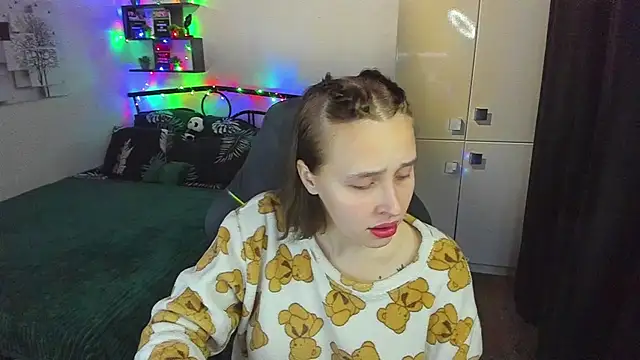 LinaTruly online show from 02/16/26, 09:45