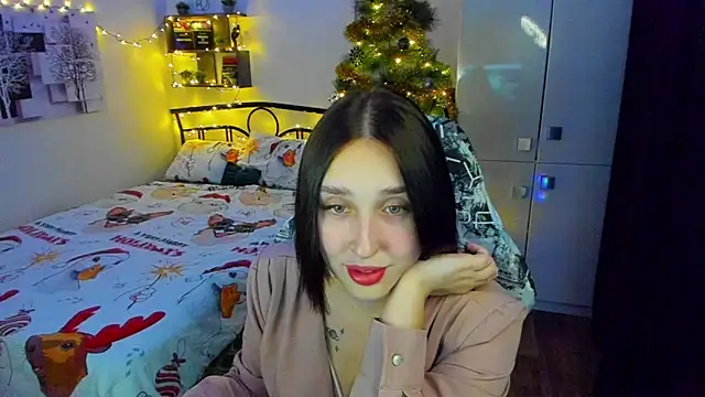 LinaTruly online show from 12/18/25, 09:51