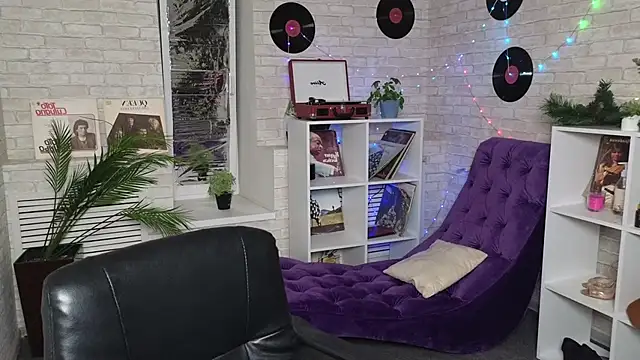 Ruby Rubarb online show from 02/01/25, 02:13