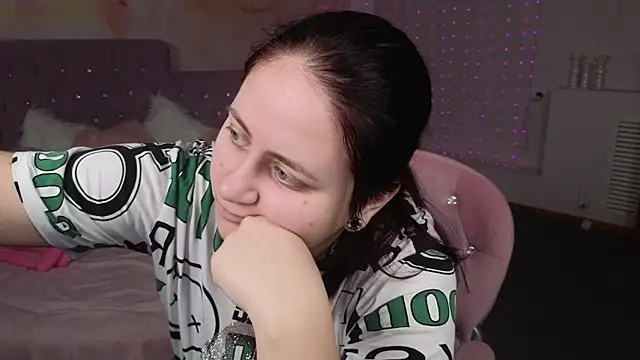 Ruby Rubarb online show from 01/25/25, 02:58