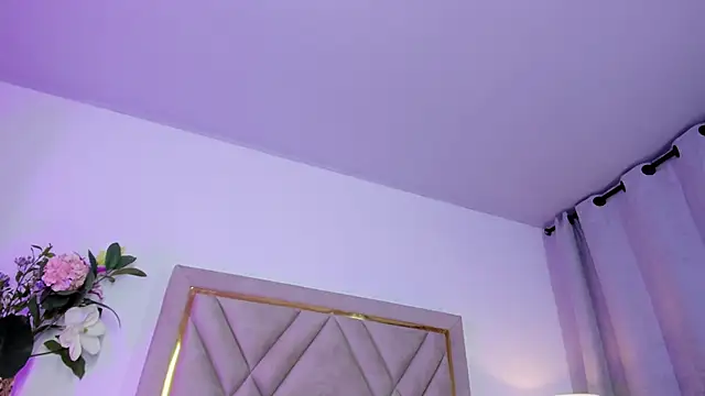 chloe wilson7 online show from 10/30/25, 01:48