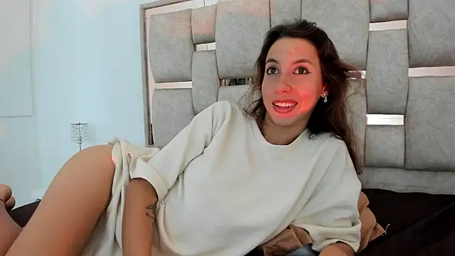 Snapshot of jolie_lov chatting on 03/20/25, 04:31 jolie lov online show from 03/20/25, 04:31