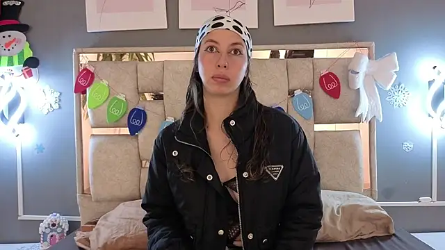 jolie lov online show from 12/19/25, 01:46