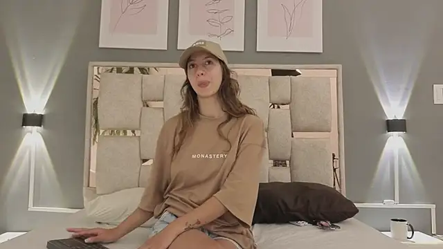 jolie lov online show from 11/08/25, 01:25