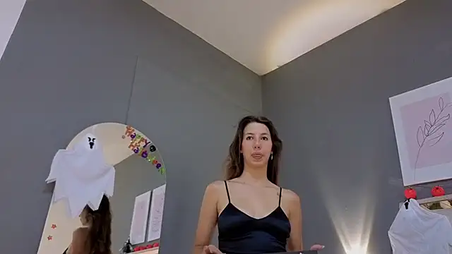 Snapshot of jolie_lov chatting on 10/02/25, 01:03 jolie lov online show from 10/02/25, 01:03