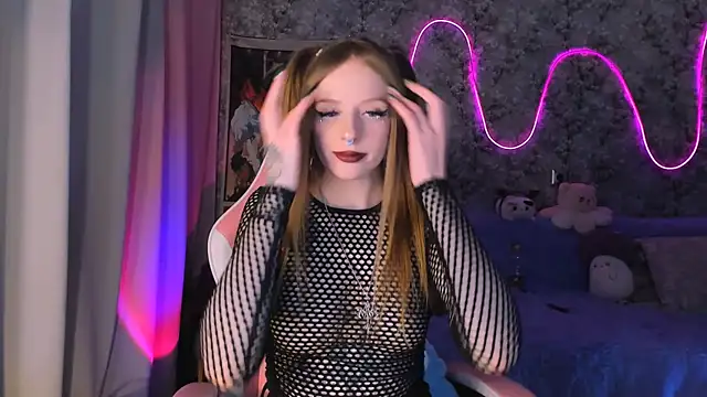 Snapshot of Inma_Lewdness chatting on 03/15/25, 04:21 Inma Lewdness online show from 03/15/25, 04:21