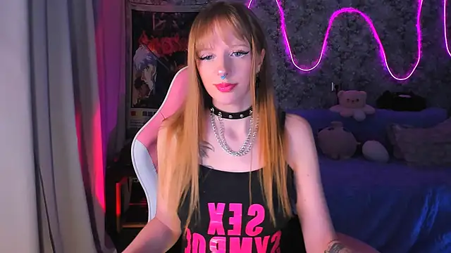 Snapshot of Inma_Lewdness chatting on 02/06/25, 05:40 Inma Lewdness online show from 02/06/25, 05:40