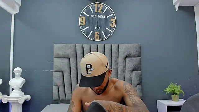 Robin Rief online show from 04/12/26, 08:01