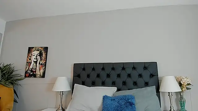 Robin Rief online show from 10/02/25, 03:32