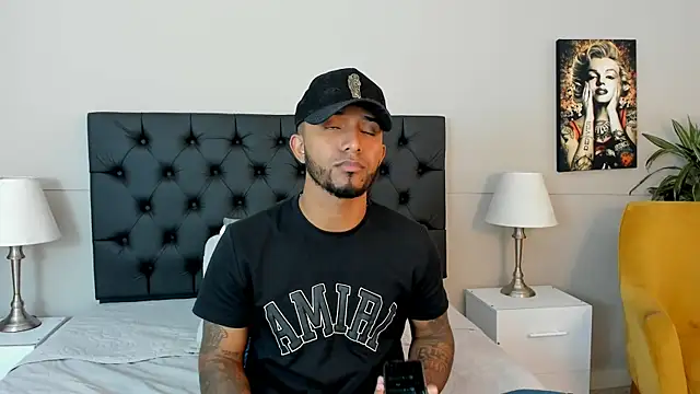 Robin Rief online show from 10/08/25, 03:41