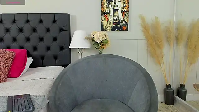 Robin Rief online show from 03/14/25, 03:15