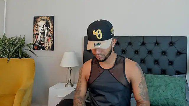 Robin Rief online show from 10/12/25, 03:30