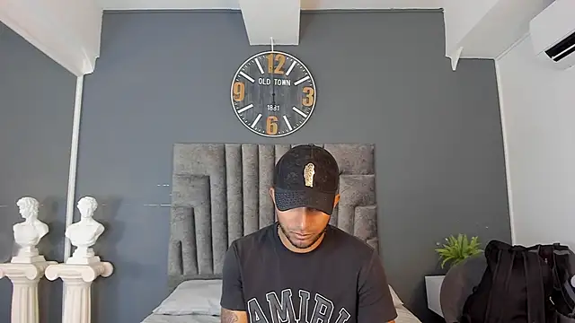 Robin Rief online show from 04/14/26, 07:41