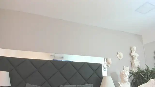 Robin Rief online show from 11/19/25, 03:28