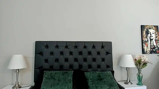 Robin Rief online show from 09/15/25, 03:29