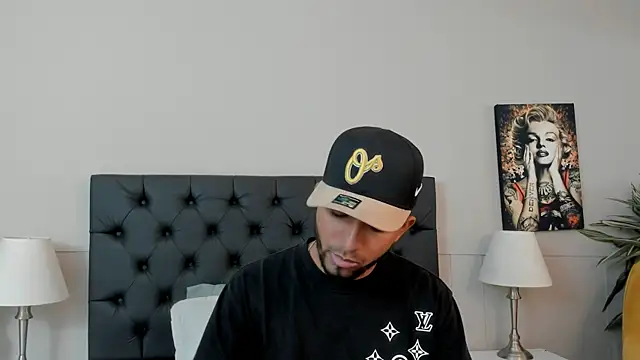 Robin Rief online show from 09/29/25, 03:24