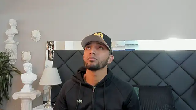 Robin Rief online show from 11/26/25, 03:17