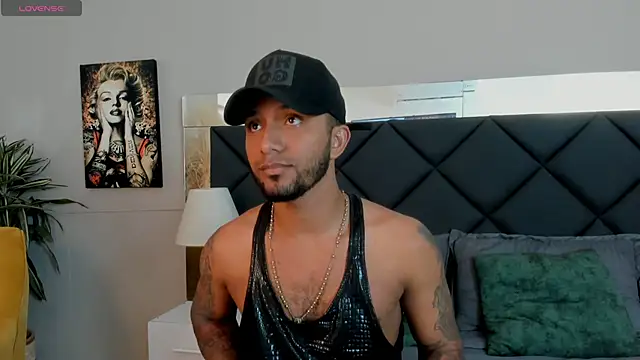 Robin Rief online show from 11/12/25, 04:16