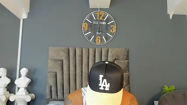 Robin Rief online show from 05/14/26, 07:11