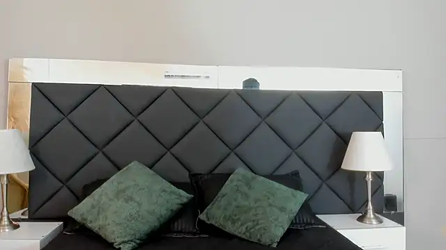 Robin Rief online show from 11/07/25, 03:22