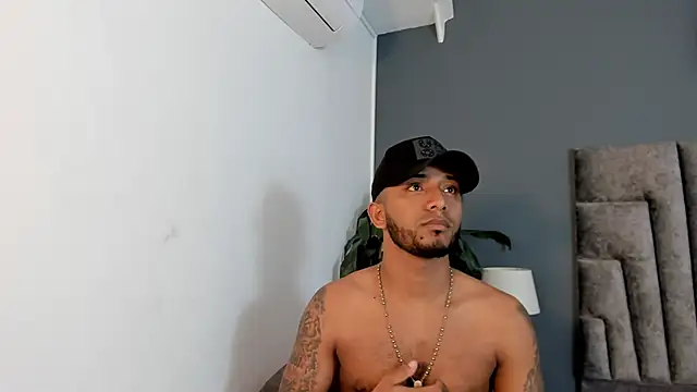 Robin Rief online show from 12/02/25, 03:52