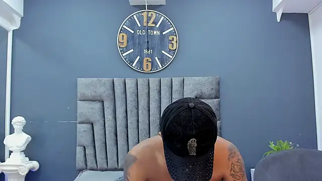 Robin Rief online show from 04/08/26, 07:37