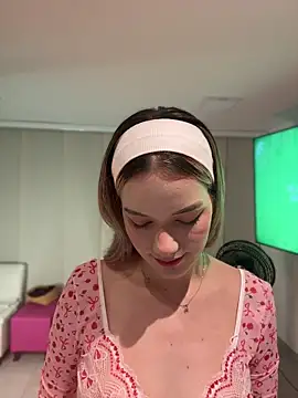 NicoleCut online show from 04/04/26, 10:22