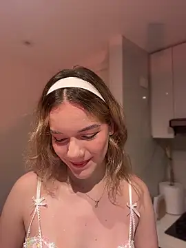 NicoleCut online show from 04/07/26, 11:01