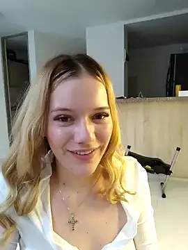 Snapshot of NicoleCut chatting on 02/21/25, 02:06 NicoleCut online show from 02/21/25, 02:06