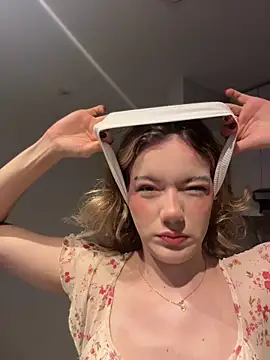 NicoleCut online show from 04/08/26, 10:50