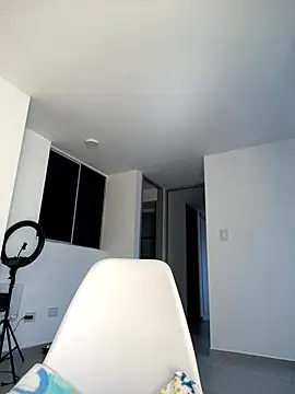 NicoleCut online show from 12/21/25, 01:57