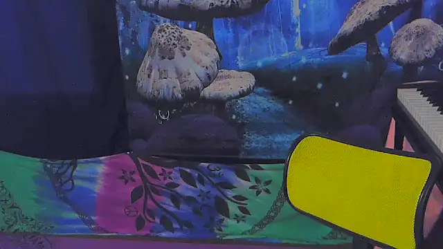  hellostormy  online show from 03/25/26, 11:58