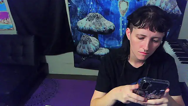  hellostormy  online show from 10/31/25, 09:06