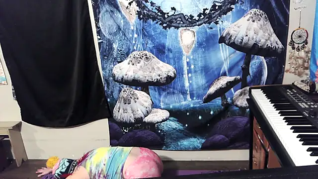  hellostormy  online show from 11/26/25, 10:26