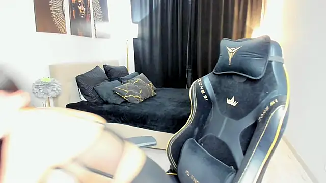 Snapshot of AlluringAriel chatting on 02/08/26, 07:22 AlluringAriel online show from 02/08/26, 07:22