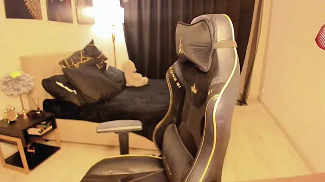 AlluringAriel online show from 03/31/26, 04:14