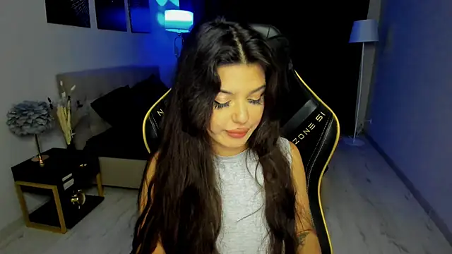 AlluringAriel online show from 12/04/25, 11:42