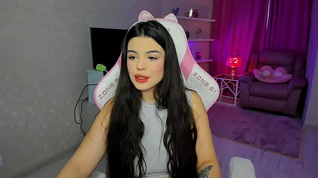 AlluringAriel online show from 04/05/26, 11:28