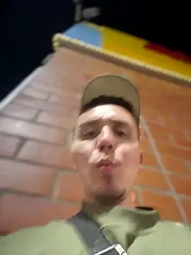 Snapshot of adam-rivera chatting on 12/21/25, 11:49 adam-rivera online show from 12/21/25, 11:49