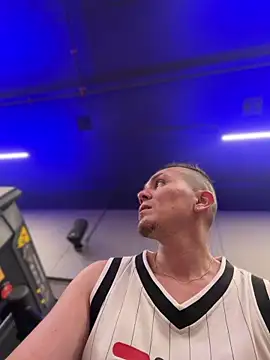 Snapshot of adam-rivera chatting on 11/09/25, 09:52 adam-rivera online show from 11/09/25, 09:52