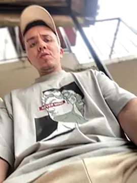 Snapshot of adam-rivera chatting on 11/06/25, 06:34 adam-rivera online show from 11/06/25, 06:34