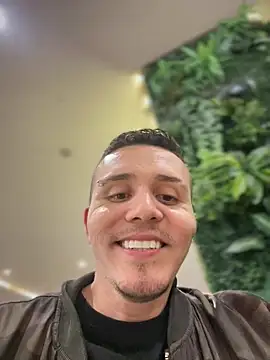 Snapshot of adam-rivera chatting on 09/25/25, 02:06 adam-rivera online show from 09/25/25, 02:06
